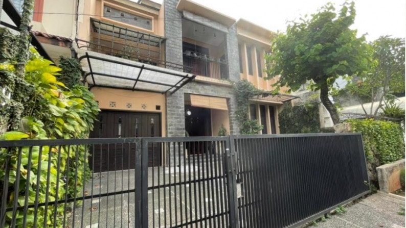 Disewakan Rumah Modern Terawat Lokasi Bagus Di Pondok Indah